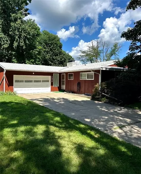 7932 Shawnee Dr, Overland Park, KS 66212