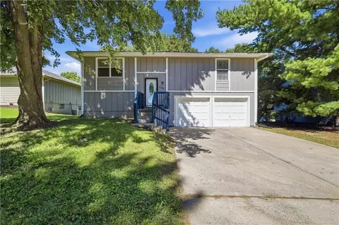 732 N Mohican Dr, Independence, MO 64056