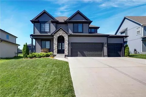 25061 W 148th Ter, Olathe, KS 66061