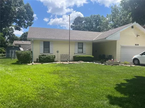 8219 Hardy St, Overland Park, KS 66204