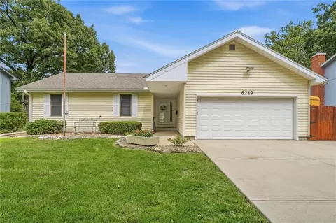 8219 Hardy St, Overland Park, KS 66204