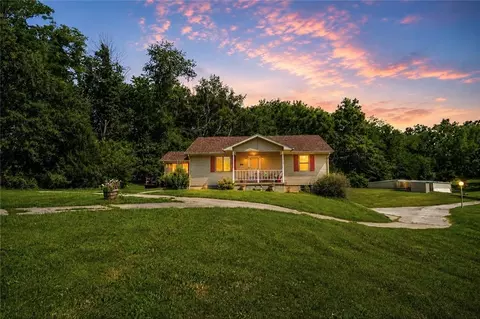 920 Gilead Rupe Rd, Lexington, MO 64067