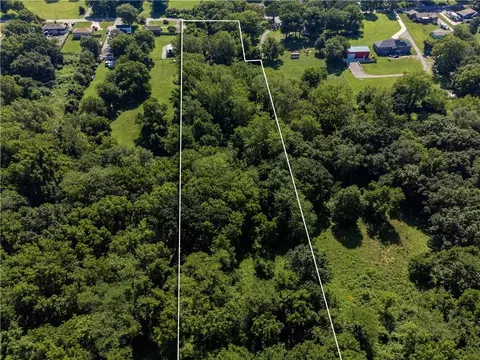 604 N Dickinson Rd, Independence, MO 64050 photo 12