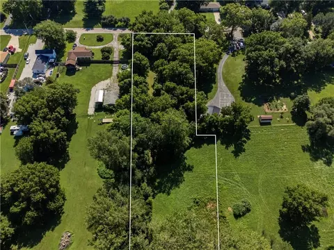 604 N Dickinson Rd, Independence, MO 64050 photo 14