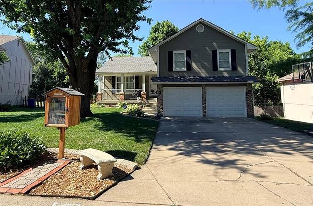 4001 NW Hidden Pointe Dr, Blue Springs, MO 64015