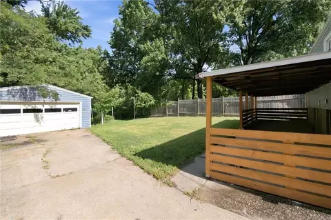 1704 S Brookside Ave, Independence, MO 64052 photo 31