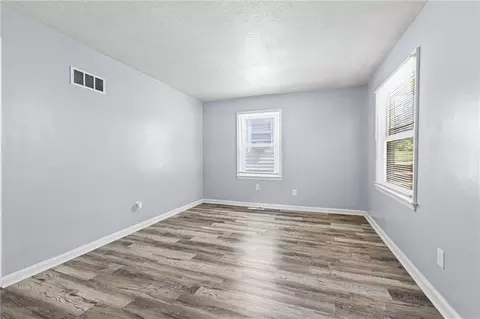 1704 S Brookside Ave, Independence, MO 64052 photo 5