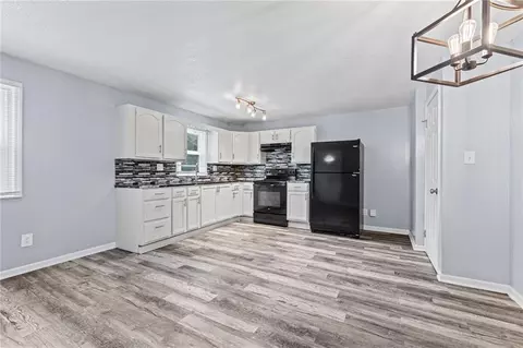 1704 S Brookside Ave, Independence, MO 64052 photo 9