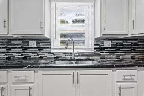 1704 S Brookside Ave, Independence, MO 64052 photo 11