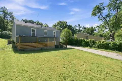 1704 S Brookside Ave, Independence, MO 64052 photo 34
