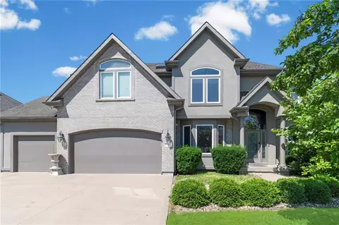 6304 N Kensington Ct, Kansas City, MO 64119