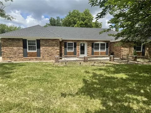 1603 Highland Dr, Clinton, MO 64735