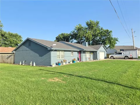 Exterior - 2000 N 11th St, Independence, KS 67301 photo 3 of 15