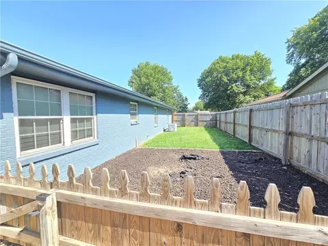 Exterior - 2000 N 11th St, Independence, KS 67301 photo 10 of 15