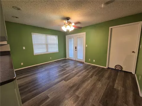Living - 2000 N 11th St, Independence, KS 67301 photo 9 of 11