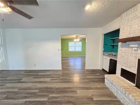 Living - 2000 N 11th St, Independence, KS 67301 photo 8 of 11