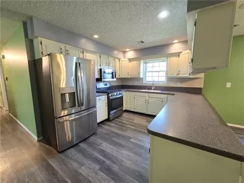 Kitchen - 2000 N 11th St, Independence, KS 67301 photo 1 of 4