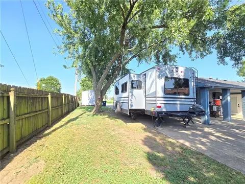Exterior - 2000 N 11th St, Independence, KS 67301 photo 13 of 15