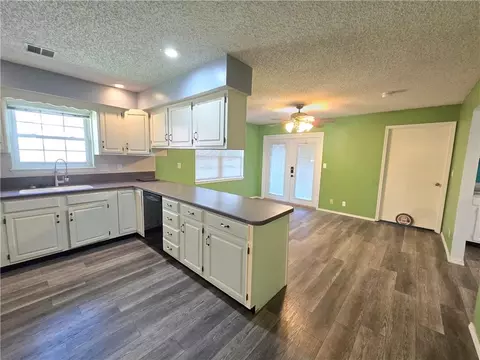 Kitchen - 2000 N 11th St, Independence, KS 67301 photo 4 of 4
