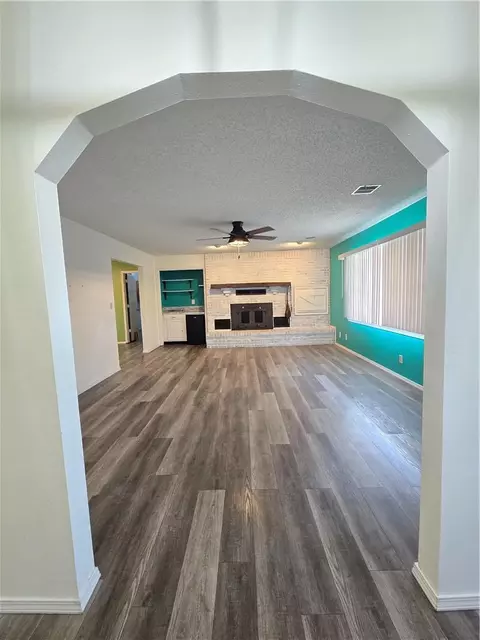 Living - 2000 N 11th St, Independence, KS 67301 photo 1 of 11