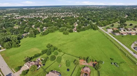 457 E Lucy Webb Rd, Raymore, MO 64083 photo 4