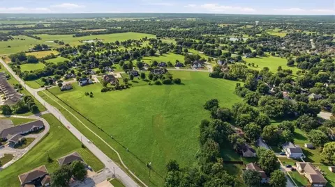 457 E Lucy Webb Rd, Raymore, MO 64083 photo 7