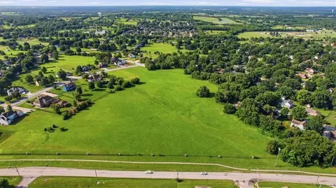 457 E Lucy Webb Rd, Raymore, MO 64083 photo 6