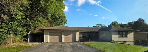 7515 High Dr, Pleasant Valley, MO 64068