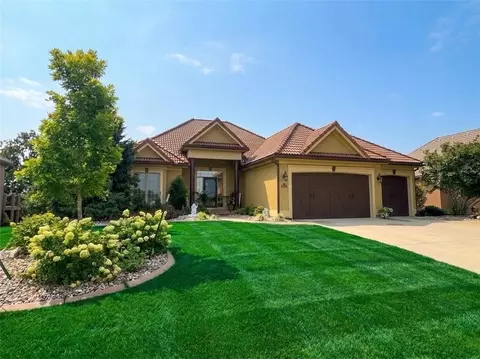 6019 NW 107 St, Kansas City, MO 64154