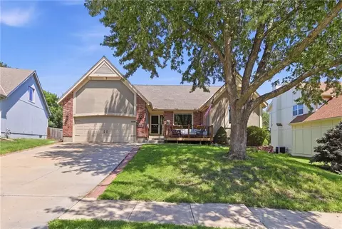 17554 W 112th St, Olathe, KS 66061