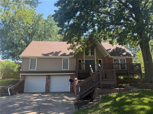 3105 NE 71st St, Gladstone, MO 64119