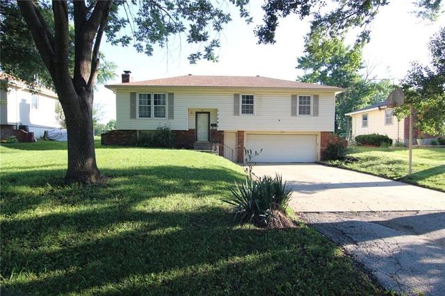 11204 W 51st Ter, Shawnee, KS 66203