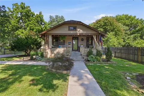 8423 Mercier St, Kansas City, MO 64114