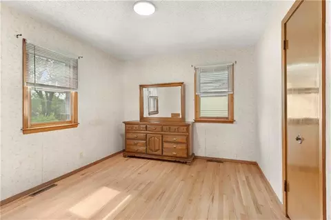 Bedroom - 3917 S Spring St, Independence, MO 64055 photo 2 of 4