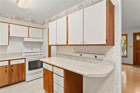 Kitchen - 3917 S Spring St, Independence, MO 64055 photo 2 of 4