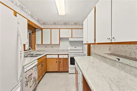 Kitchen - 3917 S Spring St, Independence, MO 64055 photo 1 of 4