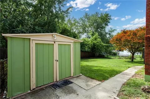 Exterior - 3917 S Spring St, Independence, MO 64055 photo 7 of 9