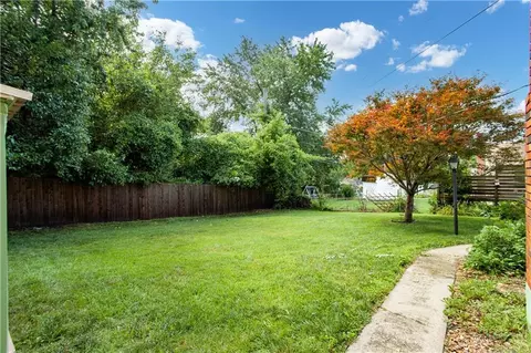 Exterior - 3917 S Spring St, Independence, MO 64055 photo 8 of 9