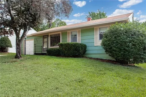 Exterior - 3917 S Spring St, Independence, MO 64055 photo 3 of 9