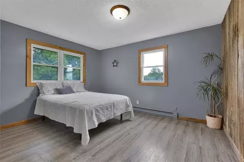 Bedroom - 6527 SE Smith Rd, Cameron, MO 64429 photo 3 of 6