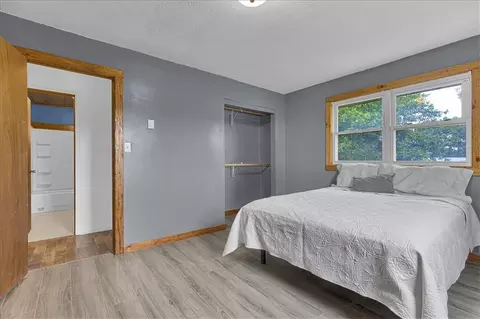 Bedroom - 6527 SE Smith Rd, Cameron, MO 64429 photo 4 of 6