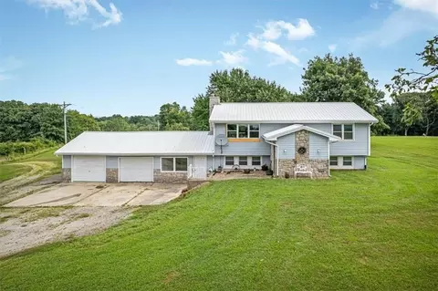 Exterior - 6527 SE Smith Rd, Cameron, MO 64429 photo 2 of 10