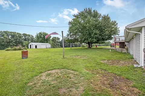 Exterior - 6527 SE Smith Rd, Cameron, MO 64429 photo 7 of 10
