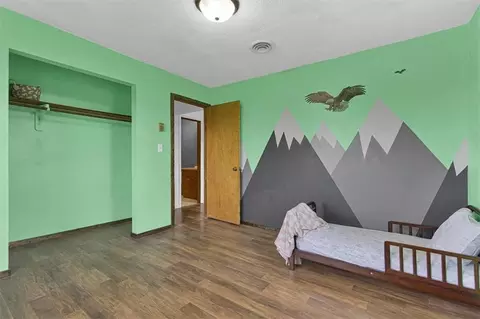Bedroom - 6527 SE Smith Rd, Cameron, MO 64429 photo 2 of 6
