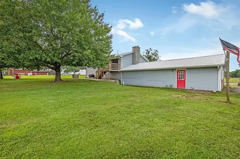 Exterior - 6527 SE Smith Rd, Cameron, MO 64429 photo 8 of 10