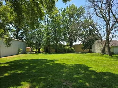Exterior - 208 E Bodine Ave, Clinton, MO 64735 photo 1 of 1