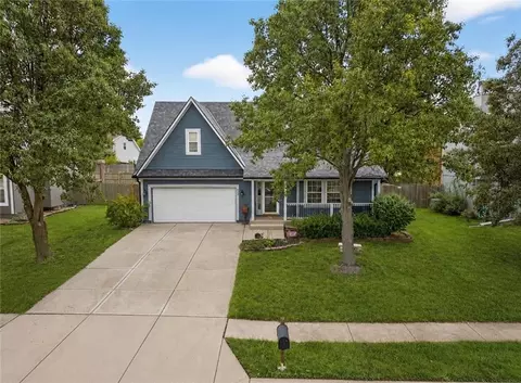 433 W Bluebird St, Gardner, KS 66030