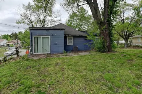 Exterior - 8626 Morrell Ave, Independence, MO 64053 photo 1 of 4