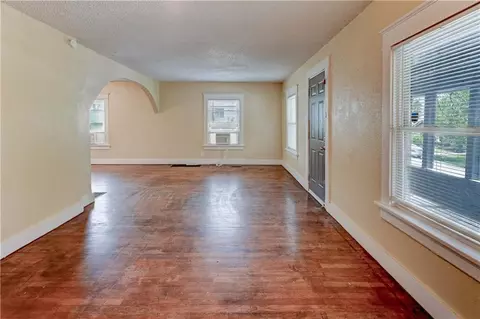 Living - 8626 Morrell Ave, Independence, MO 64053 photo 3 of 4