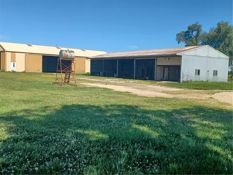 Exterior - 396 Valley Rd, Bronson, KS 66716 photo 4 of 6